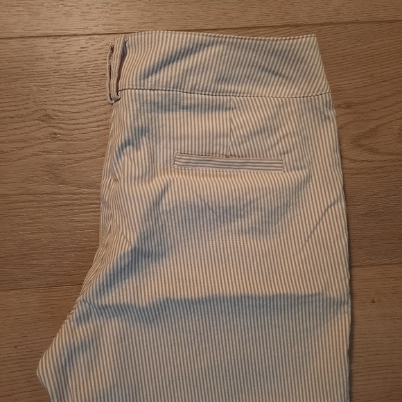 Le Chateau relaxed bootcut cotton pants - Picture 3 of 3